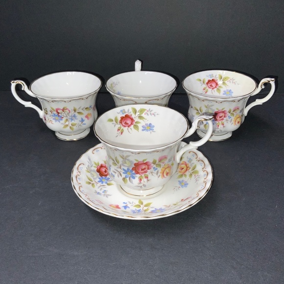 Vintage Royal Albert Jubilee Rose Set of 4 Teacups & 1 Saucer - EUC! - Picture 1 of 4